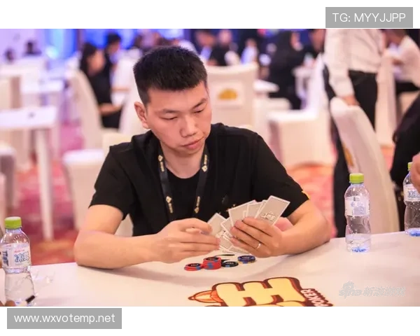 专业主播真人玩斗地主直播，学习高手技巧提升牌技，享受沉浸式游戏体验